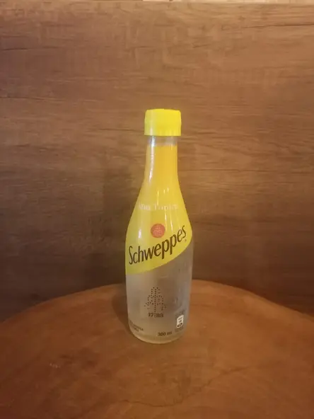 Agua tónica Schweppes