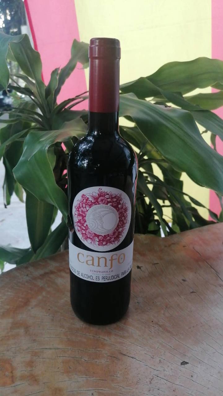 Botella de vino Canfo Tempranillo